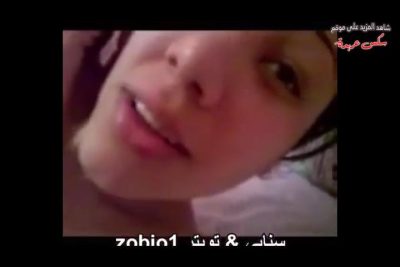القحبه هبه سكس مصري بتتصور هي وعريانه عشان تبسط زبر حبيبها