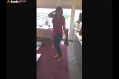 بترقص على الكاميرا ببدله الرقص وجامده xxx  اوي وشغاله تهز في طيزها الكبيره