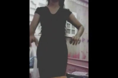 بترقص على الكاميرا لحبيبها بتقوله  porno  عجبتك طيزي هي وبتتهز يا عرص