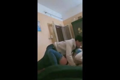 قحبه مصريه هيجانه الواد افلام سكس  بيقلعها المنطلون عشان يدخل زبره في كسها