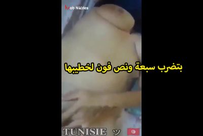 اللبوه الهايجه بتكلم خطيبها وهى سخنه مولعه ونازله تقفيش فى بزازها xnxx xxnxx مصريوبتضرب سبعه ونص فى الفون لخطيبها لحد ما تنزلهم