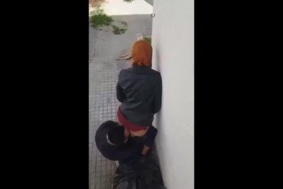 خول زنق صاحبته فى الشارع وكاميرات المراقبه صورتهم وهو نازل نيك فى سكس مصري جديد كسها ولحس فيه وهى عماله تقوله الناس كفايه ياخول