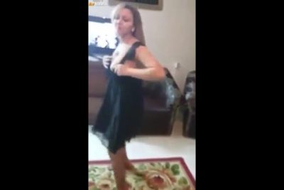 هايجه جابت سكس مصري عشقيها البيت ولابسه ليه قميص اسود وعماله ترقص وتغريه وهو بيصور فيها