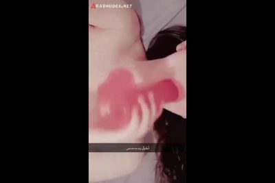 بتحب سكس مصري النيك جايبه زوبر صناعى وعماله تمص فيه وعماله تصور نفسها وهى بتدخله فى كسها