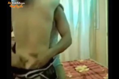 سوسو الهايجه xnxx xxnxx مصري جايبه عاشقها البيت وعمال يبوس شفايفها وحاضنها وعمال يقفش فى طيزها