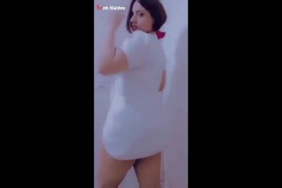 لابسه كاش  porn  مايوه وبتتصور لعشيقها بتقول ايه رايك في جسمي